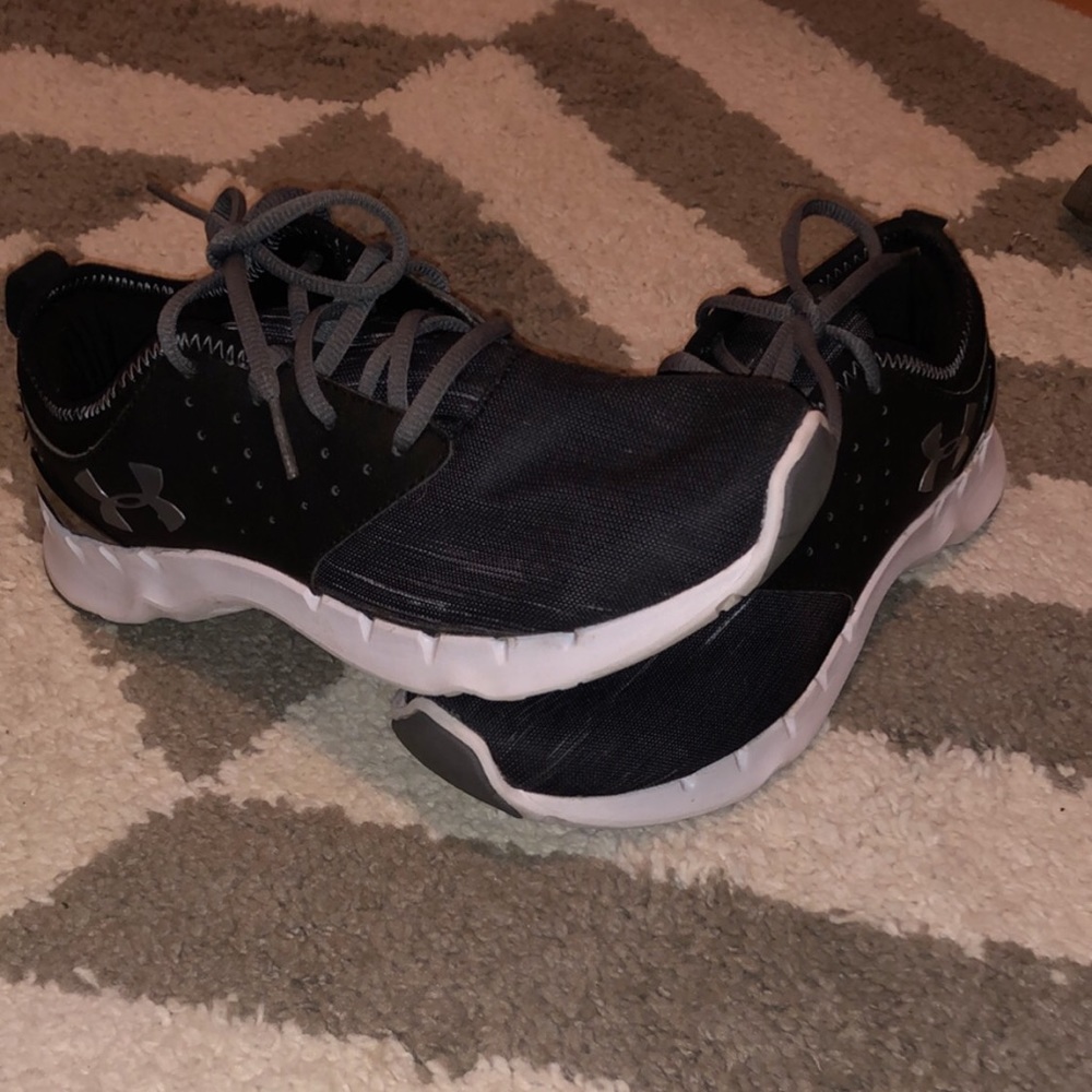 Under Armour tennis shoes